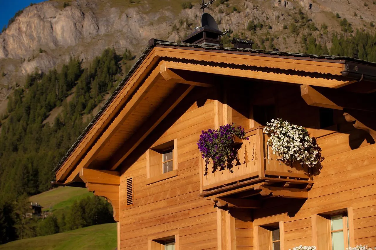 Aparthotel Les Fleurs Bleues Livigno 0*,  Włochy